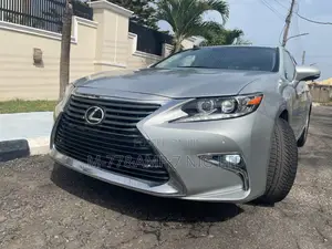 Lexus ES 2015 Silver