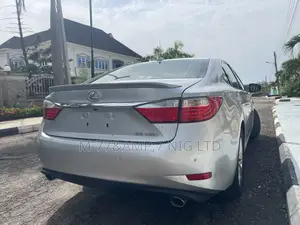 Lexus ES 2015 Silver