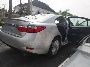 Lexus ES 2015 Silver