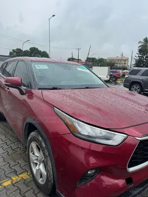 Toyota Highlander LE FWD 2020 Red