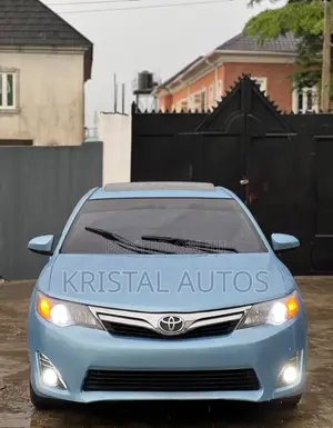 Toyota Camry XLE V6 4dr Sedan (3.5L 6cyl 6A) 2013 Blue