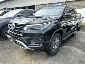 Toyota Fortuner 4.0 AWD 2023 Black