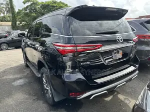 Toyota Fortuner 4.0 AWD 2023 Black