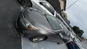 Toyota Camry SE 4dr Sedan (2.5L 4cyl 6A) 2016 Gray
