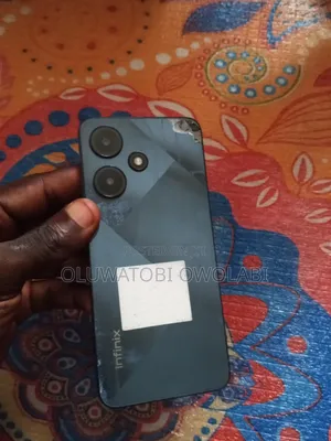 Infinix Hot 30i 128 GB Black