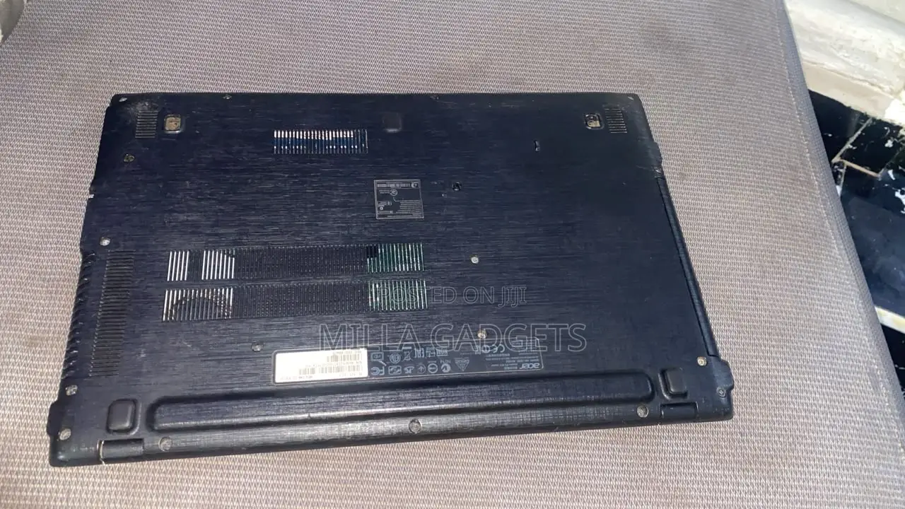 Laptop Acer Aspire E5 4GB Intel Core i3 HDD 1T
