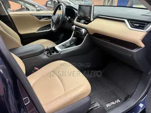Toyota RAV4 Limited AWD 2019 Blue