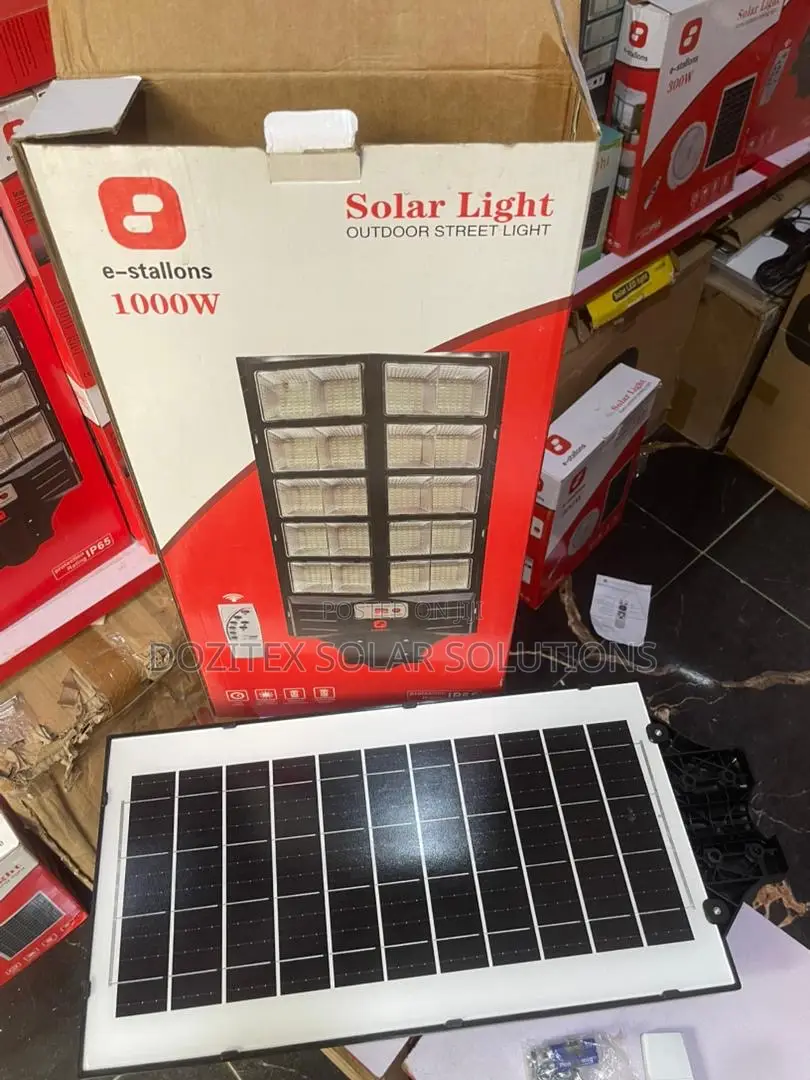 1000 Solar Street Lights Available