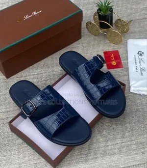 Most Wanted  
Loro Piana Slippers