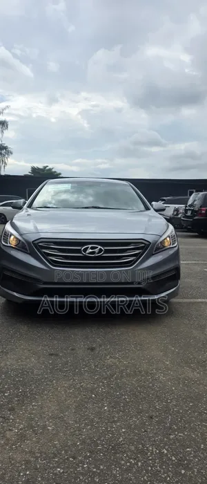 Hyundai Sonata Sport 4dr Sedan (2.4L 4cyl 6A) 2015 Gray