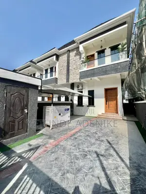 4 Bedroom Shortlet Apartment