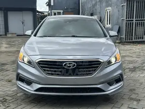 Hyundai Sonata Sport 2.0T Sedan FWD (2.0L 4cyl 6A) 2017 Silver