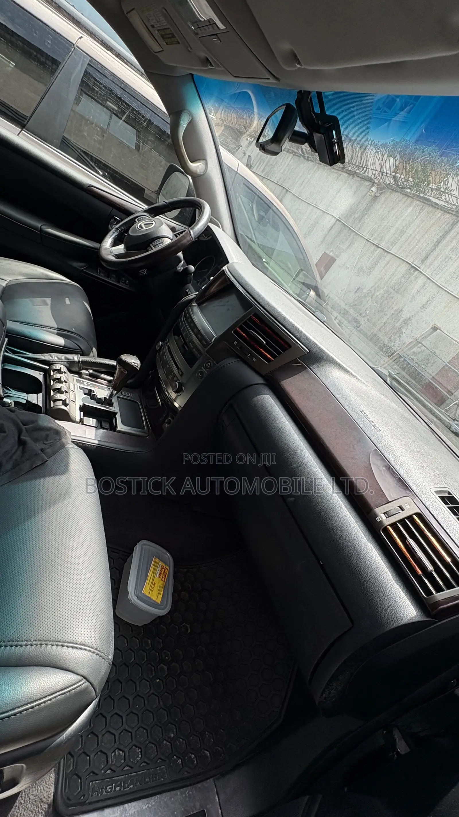 Lexus LX 570 2011 Black