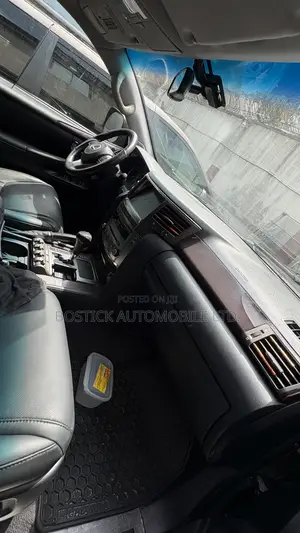 Lexus LX 570 2011 Black