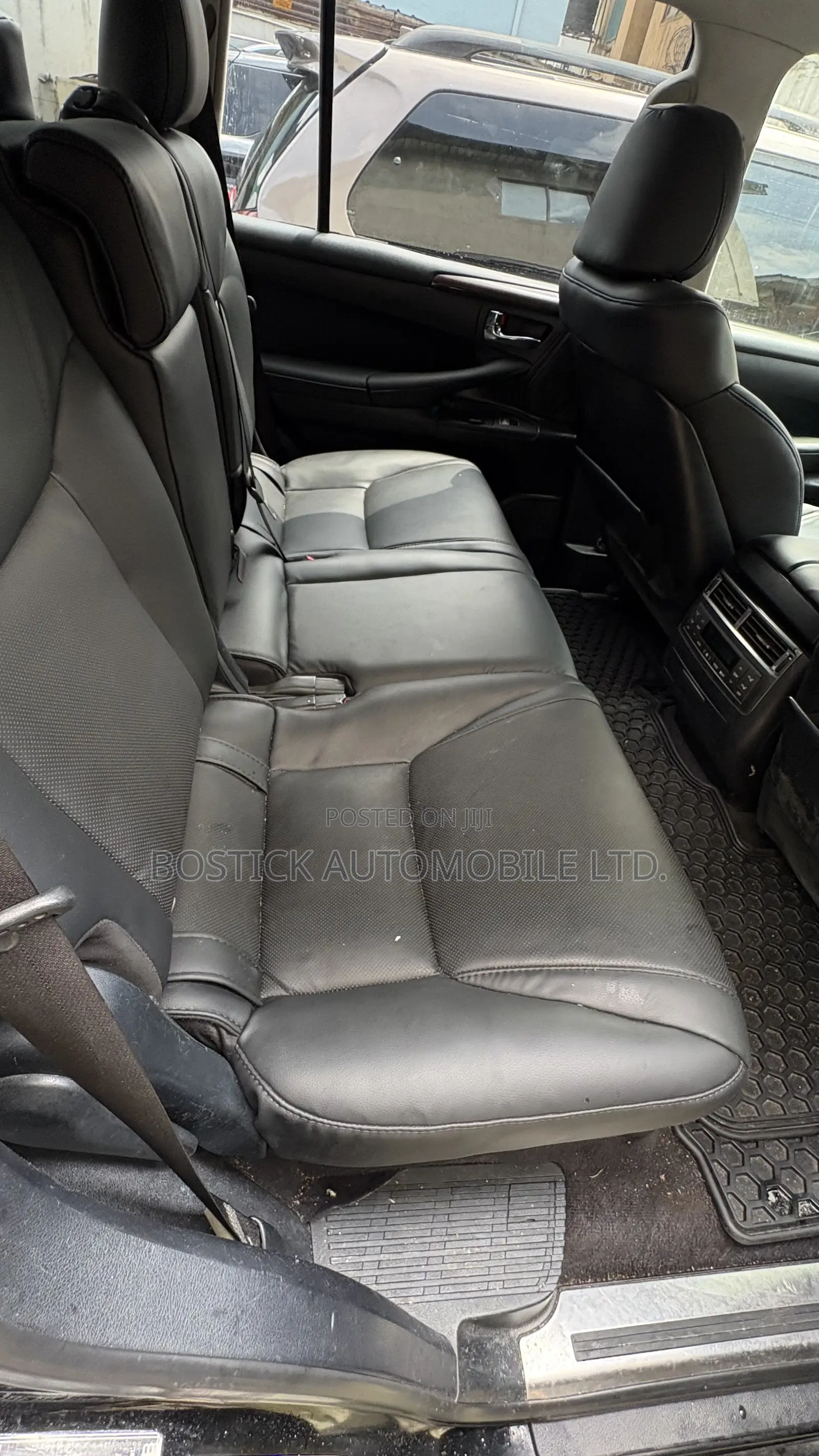 Lexus LX 570 2011 Black