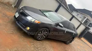 Toyota Camry SE 4dr Sedan (2.5L 4cyl 6A) 2014 Gray