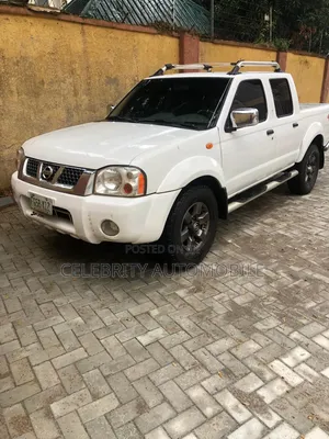 Nissan Frontier 2002 Red