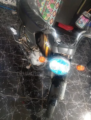 TVS HLX Plus ES 2025 Black