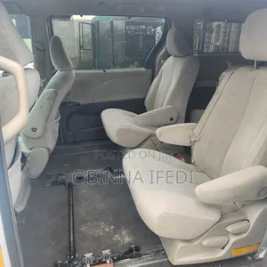 Toyota Sienna 2012 White