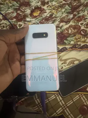 Samsung Galaxy S10e 128 GB Silver