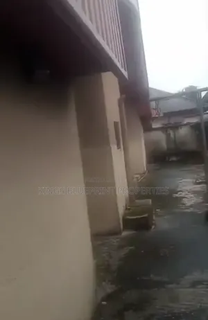 5bdrm Bungalow in Off Npa Express, Warri for sale