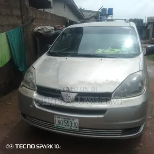 Toyota Sienna 2005 Silver