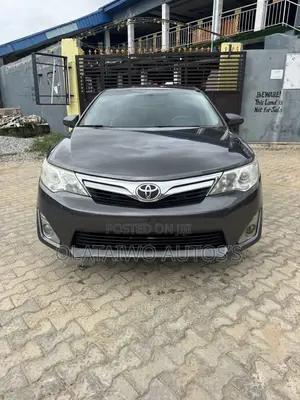 Toyota Camry LE 4dr Sedan (2.5L 4cyl 6A) 2014 Gray