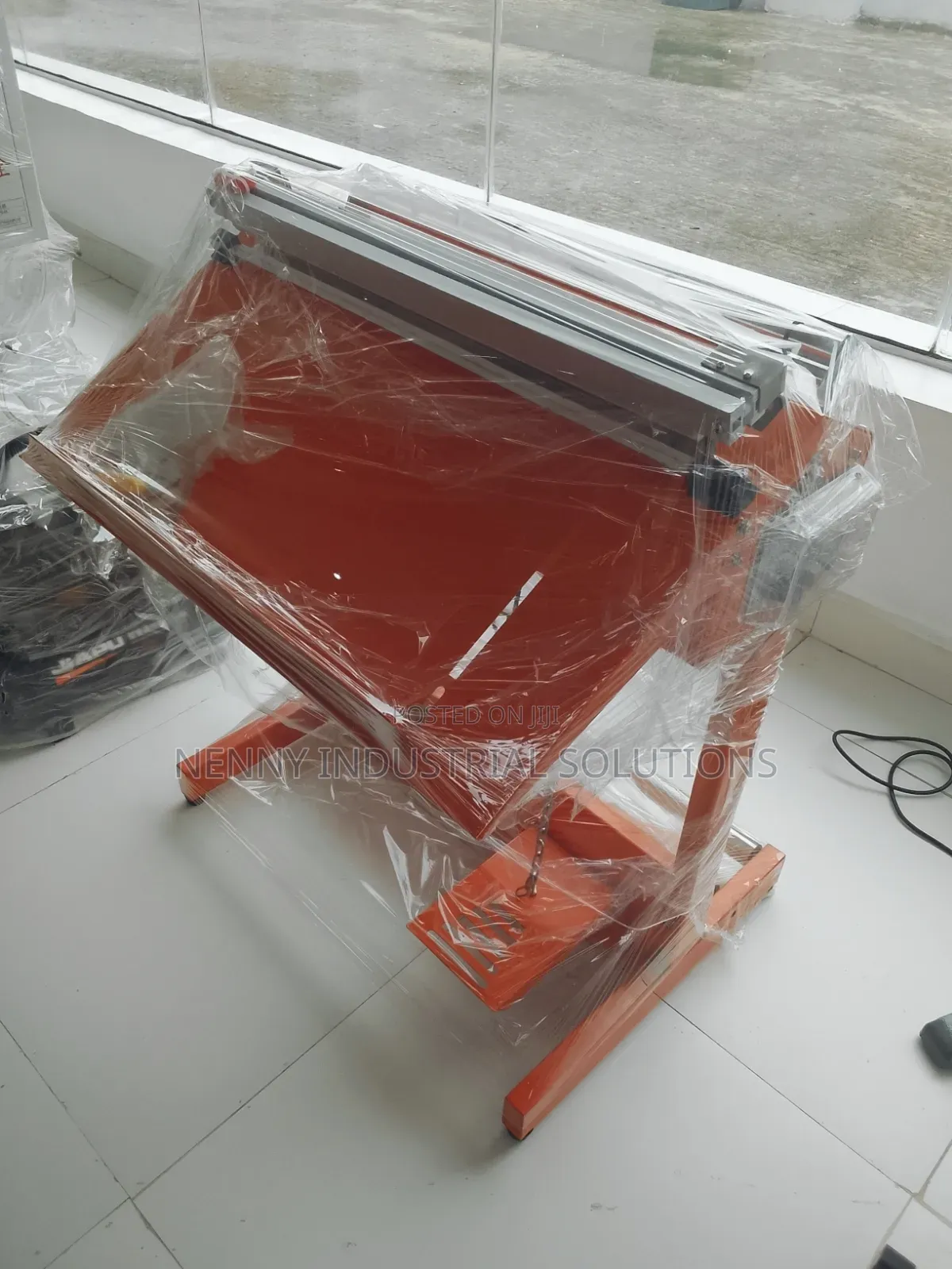 Pedal Sealing Machine With Cutter