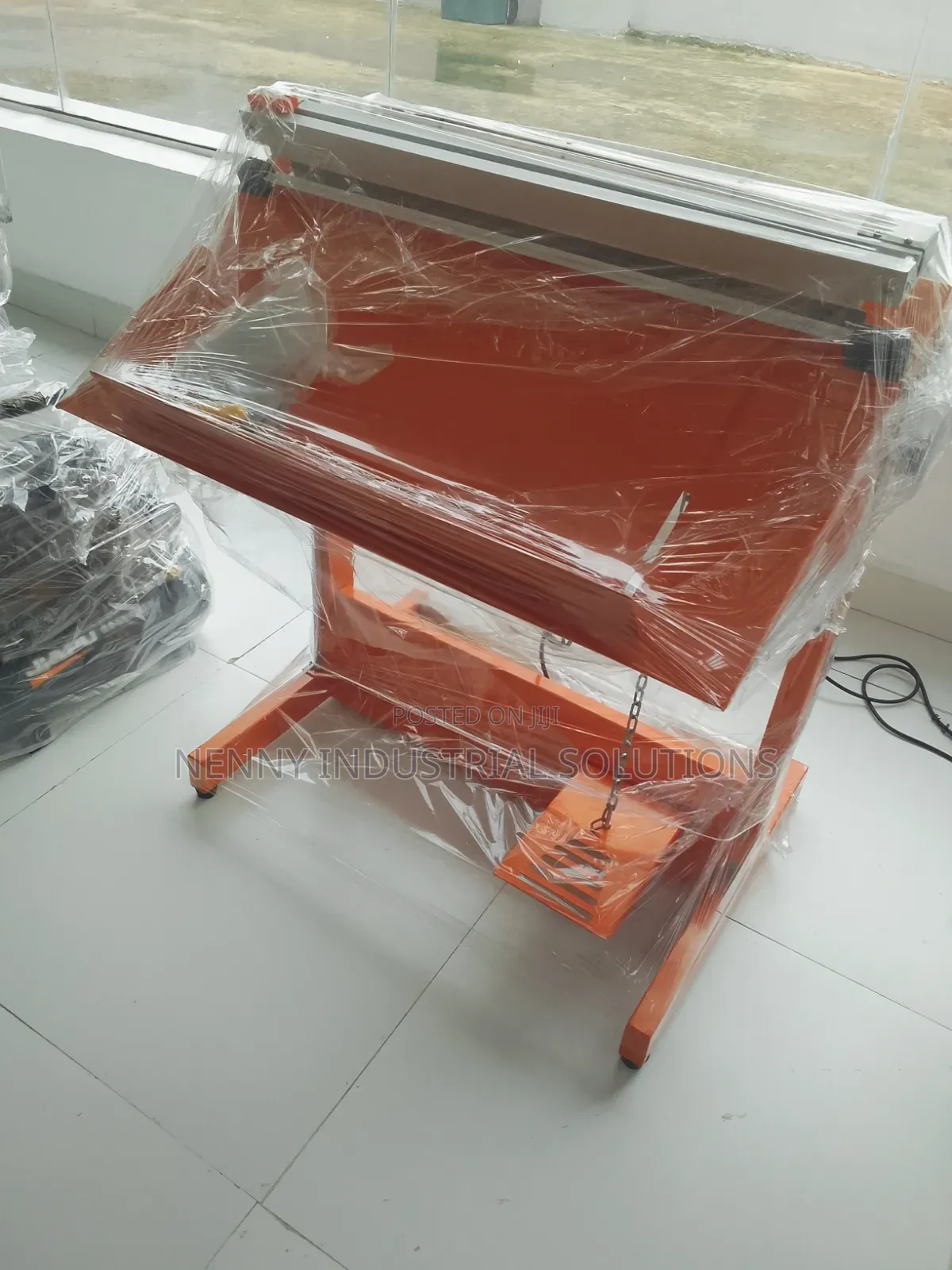 Pedal Sealing Machine With Cutter
