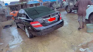 Mercedes-Benz C300 2010 Black