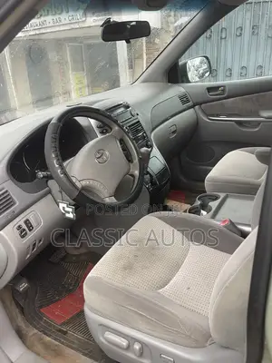 Toyota Sienna 2008 Maroon