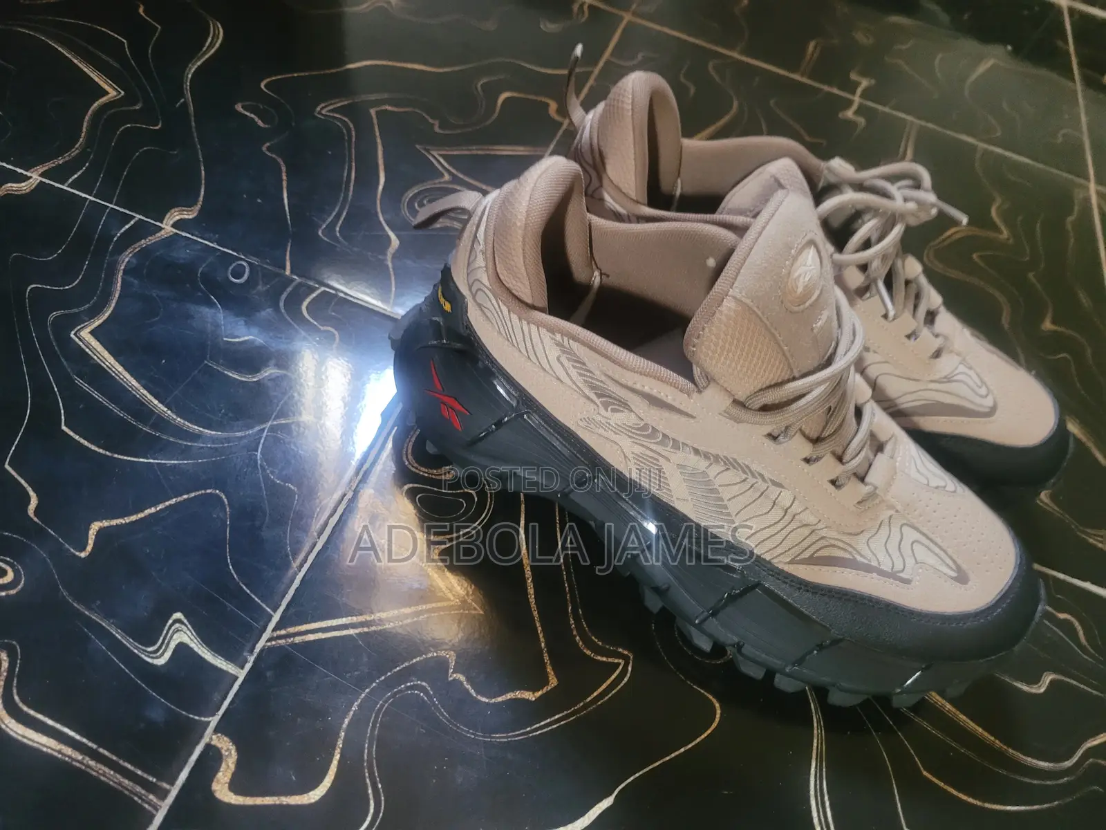 Reebok Sneakers