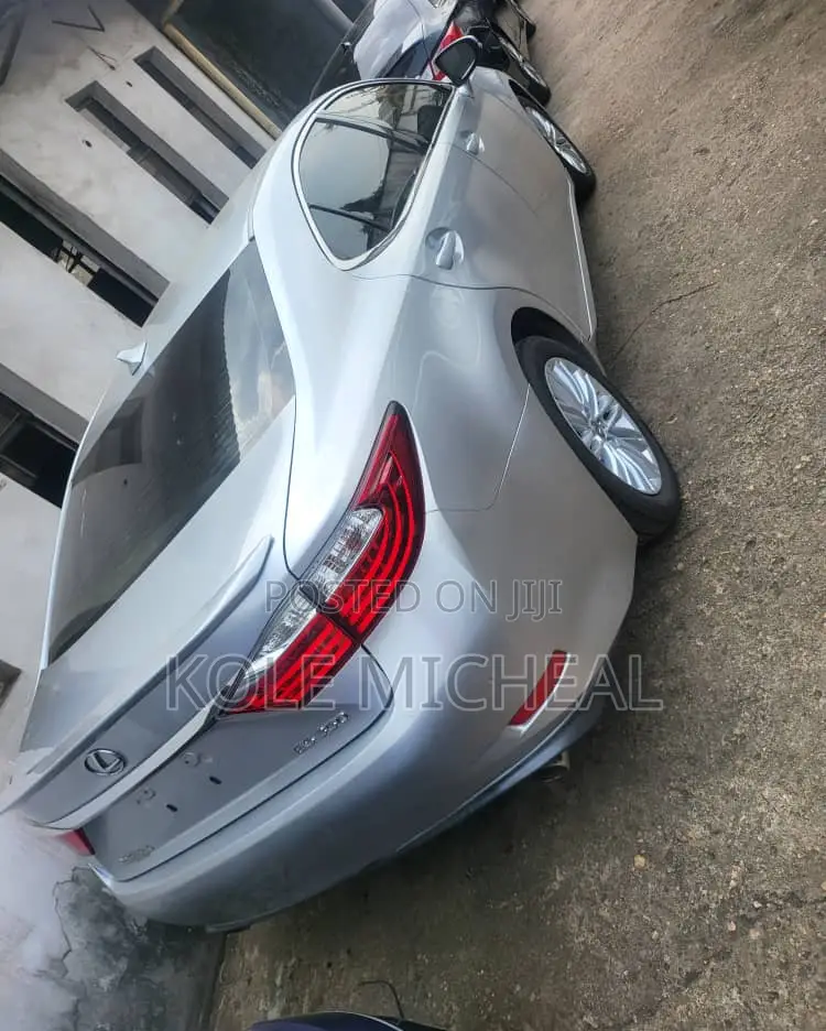 Lexus ES 2013 Silver