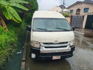 Toyota Grand HiAce 2015 White