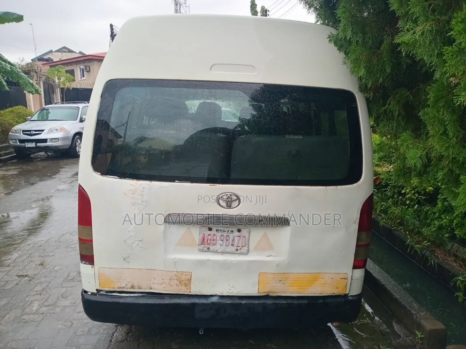 Toyota HiAce 2015 White