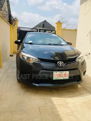 Toyota Corolla LE 4dr Sedan (1.8L 4cyl CVT) 2015 Black