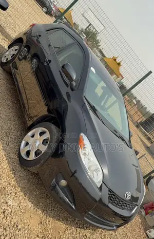 Toyota Matrix Hatchback FWD (1.8L 4cyl 5M) 2010 Black