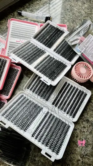 Cluster Diy Lashes and Glue