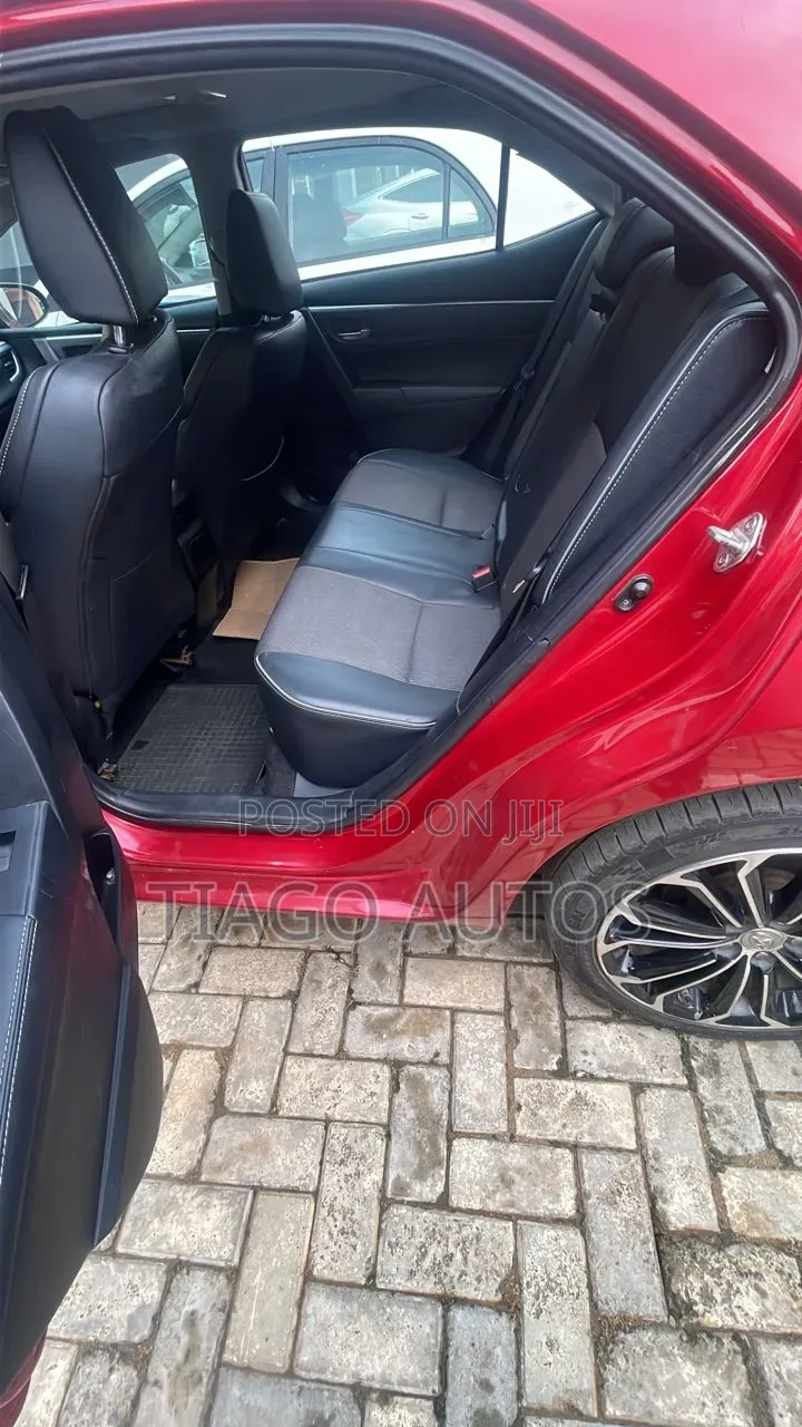 Toyota Corolla 2015 Red
