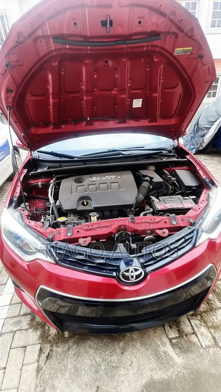Toyota Corolla 2015 Red
