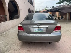 Toyota Camry 2004 Gray