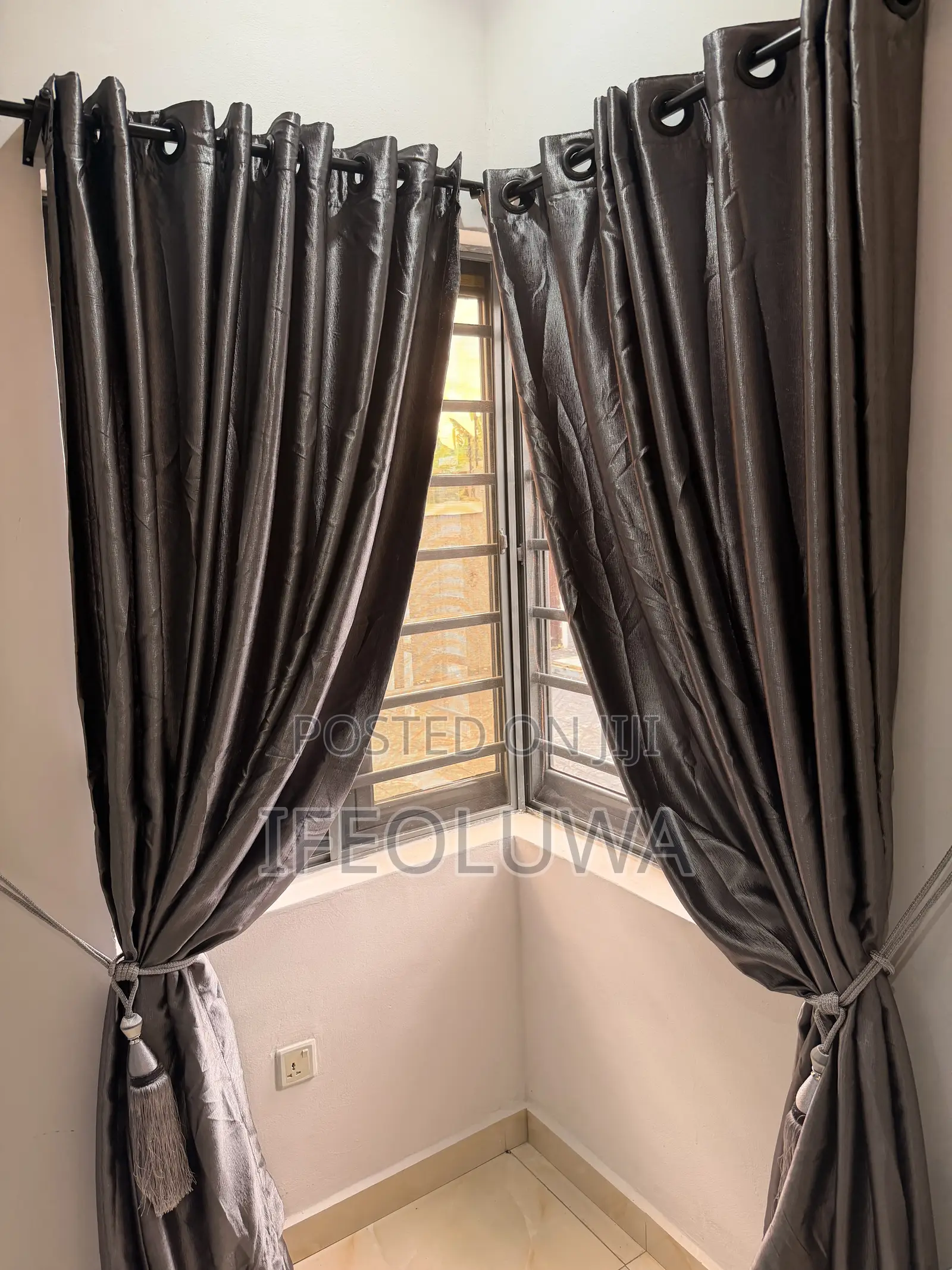 Used Curtain for Sale