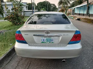 Toyota Camry 2005 Silver