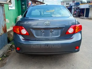 Toyota Corolla 2010 Gray