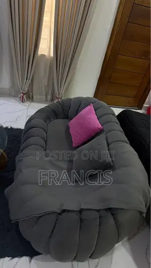 Mini Sofa in Good Condition