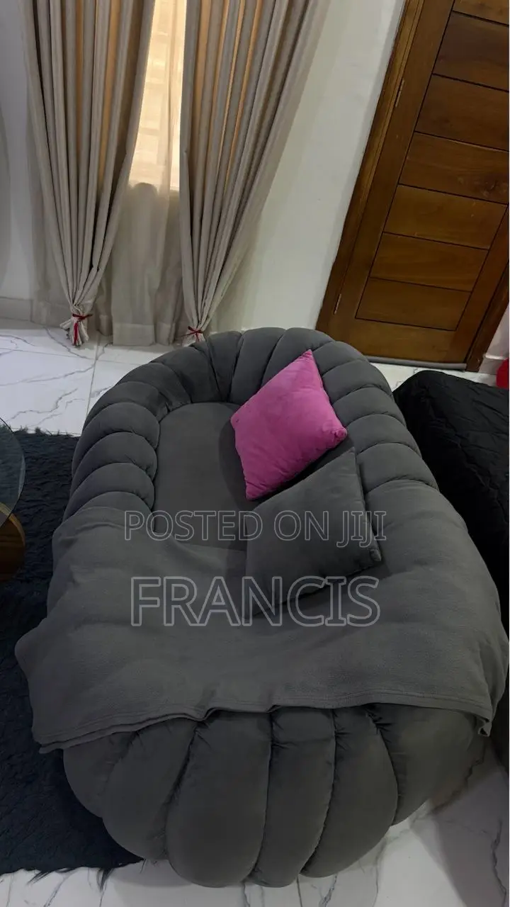 Mini Sofa in Good Condition