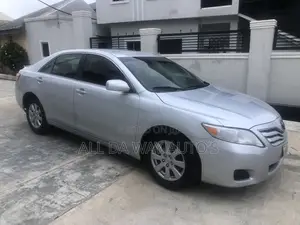 Toyota Camry 2010 Silver