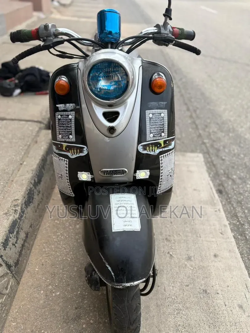 Yamaha 2008 Black