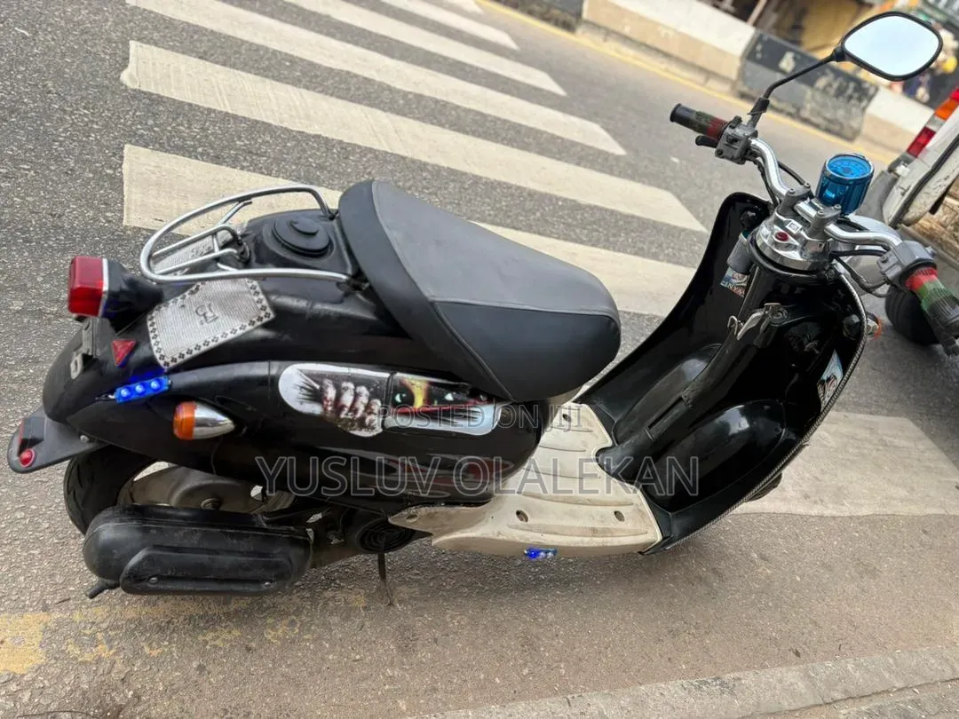 Yamaha 2008 Black