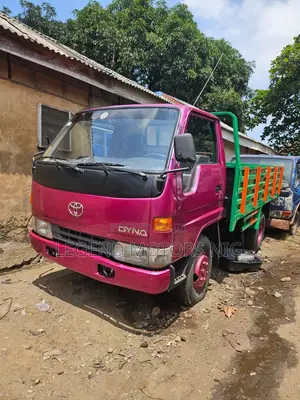 Toyota Dyna 200 Six Tyres 2rz Petrol Engine Direct Hand. Belgium Grade